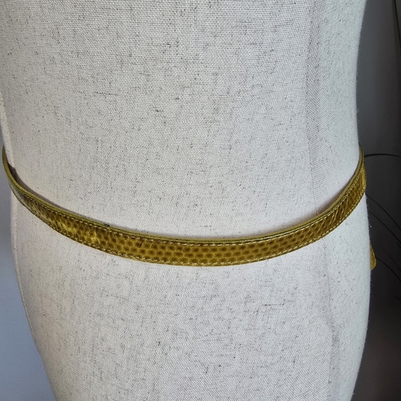 B-Low the Belt Skinny Leather Yellow Flower Metal Rhinestone Buckle Size Large - Picture 4 of 10